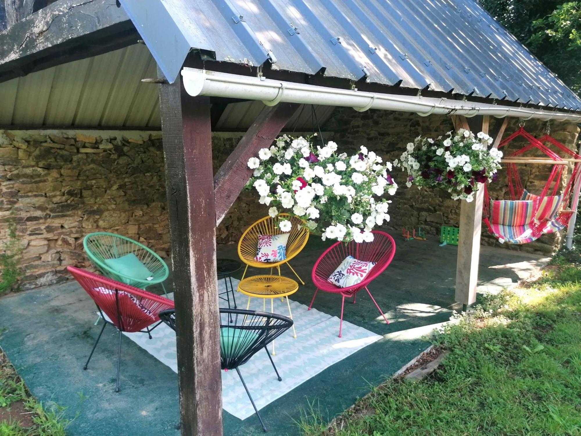 Les Gites De L'Etang De La Foret Brandivy Exterior photo